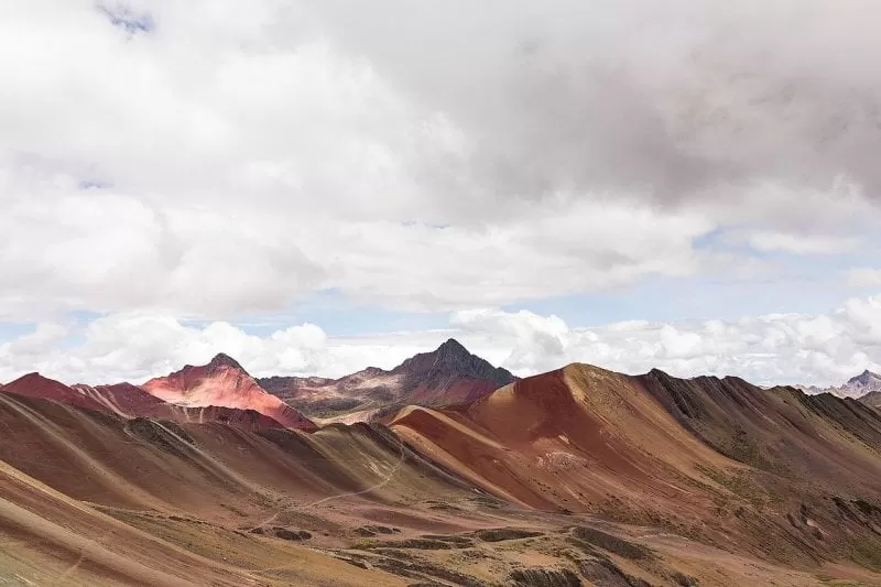 Conozca la Impresionante Montaña de los 7 Colores en Perú
