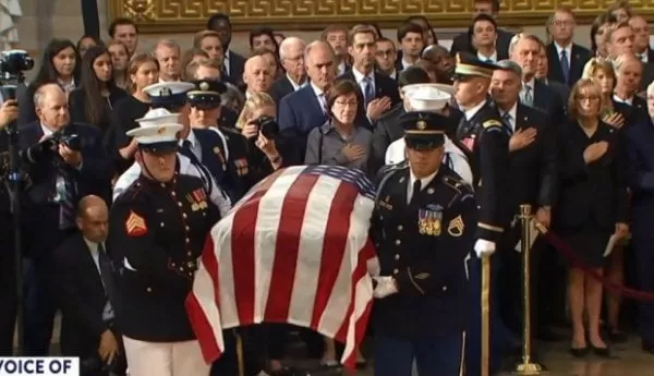 Estados Unidos rinde homenaje a John McCain en Washington