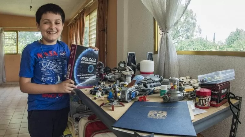 Un niño de 12 años se convierte en el alumno más joven en la historia de la UNAM