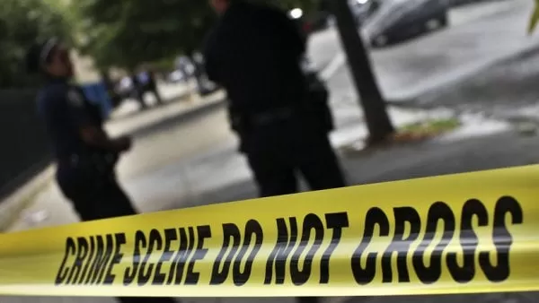 Tres hombres armados disparan a un padre frente a su hija en plena calle en Nueva York