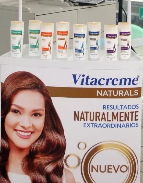Vitacreme presenta su nueva línea para el cuidado del cabello junto con Supermercados La Colonia