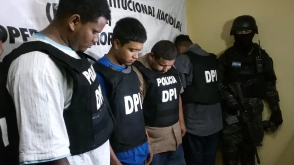 Comayagüela: Detienen a ciudadanos con supuesta indumentaria de uso policial