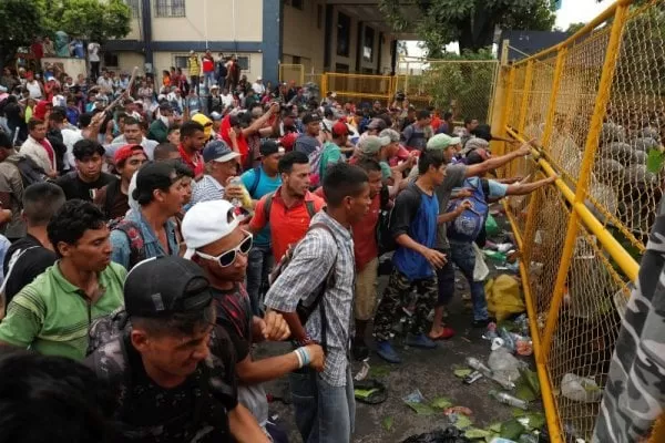 Gobierno de Peña Nieto denunció a los migrantes por su violento ingreso a México