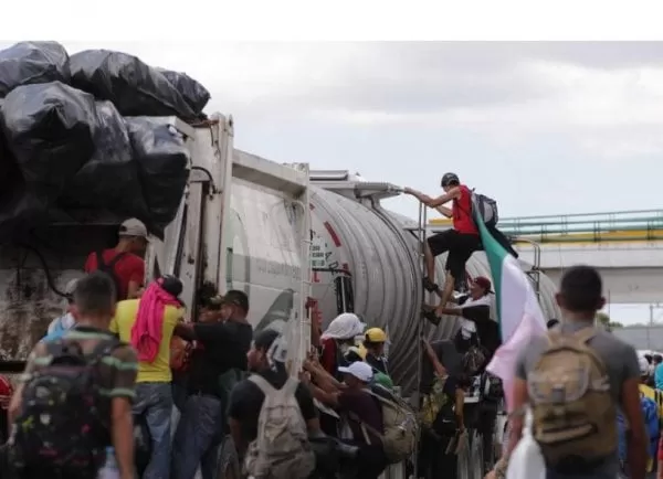 Muere migrante de caravana hondureña en el trayecto entre Tapachula y Huixtla