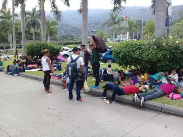 San Pedro Sula: Aglomerada la Terminal con catrachos que buscan su “Sueño Americano”