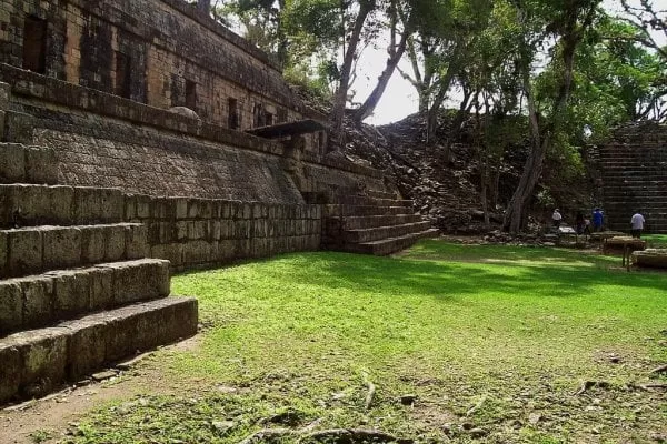 Tomadas las instalaciones del parque arqueológico de Copán Ruinas