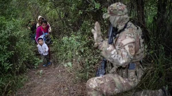 Trump: Hasta 15.000 militares pueden desplegarse en la frontera con México para frenar la caravana