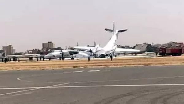 Video: Dos aviones militares quedan destrozados tras chocar en el aeropuerto de Sudán