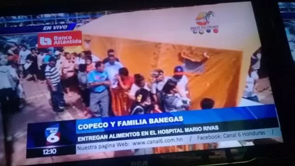 Video: COPECO y familia Banegas entregan alimentos en el Hospital Mario Rivas