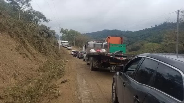 #IMÁGENES: Interrumpido el paso en Cucuyagua, #Copán