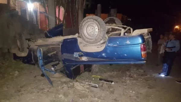 Niño de un año pierde la vida y tres adultos resultan heridos al ser arrollados por vehículo en Copán Ruinas