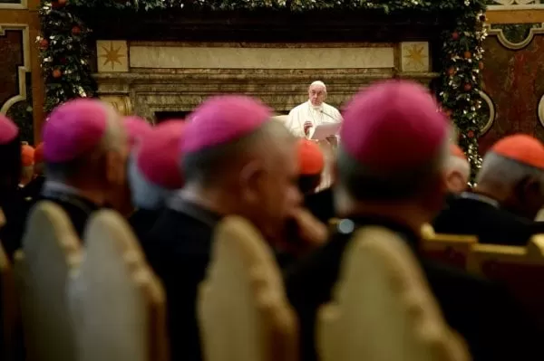 Vaticano investiga a obispo argentino por denuncias de abuso sexual