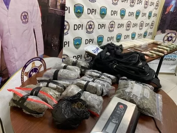 La Policía Nacional captura dos personas por el supuesto tráfico de drogas