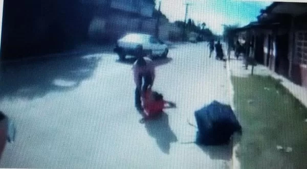 Tocoa, Colón: Un hombre en motocicleta atropella a una mujer y se dá a la fuga