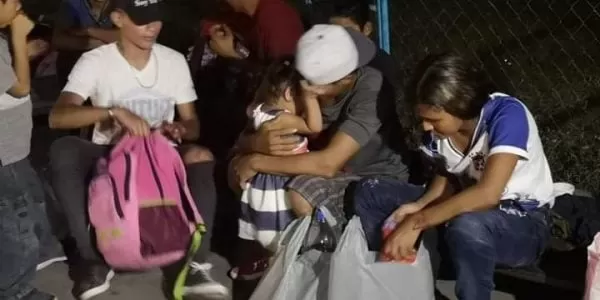 Cientos de personas se marchan en nueva caravana de migrantes desde San Pedro Sula