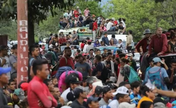 Impiden el paso por Huixtla, Chiapas a caravana de migrantes