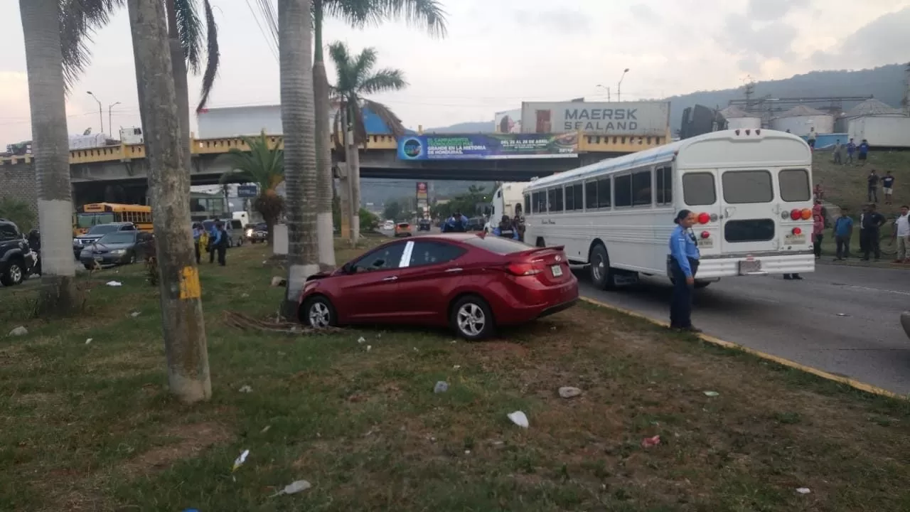 ULTIMA HORA: Asesinan a una persona dentro de  su vehículo en San Pedro Sula