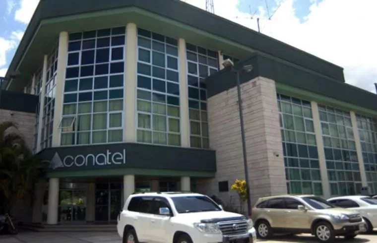 Por abuso de autoridad condenan a tres años de prisión a ex comisionados de CONATEL 