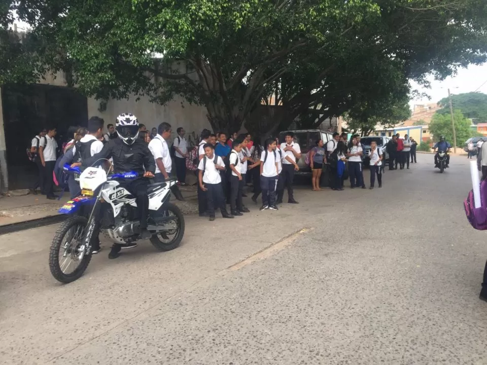 Alumnos se toman las instalaciones del Instituto Monterrey de Tegucigalpa (Video)