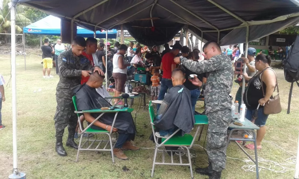 Fuerza Aérea Hondureña realiza brigada médica en la aldea Agua Caliente, La Masica, Atlántida 