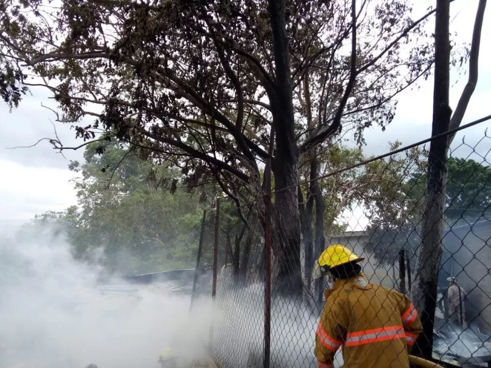 Se reporta incendio en la colonia Altos de la independencia (Video)