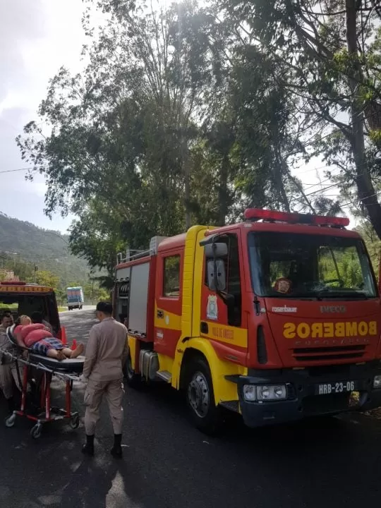 Tegucigalpa: Cuerpo de bomberos atiende parto dentro de unidad 