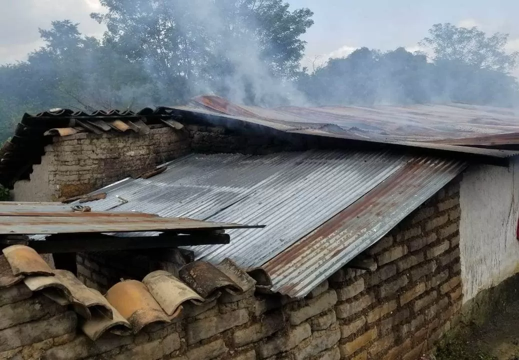 Vivienda toma fuego en la aldea Quebrada Seca de La Entrada, Copán (Video)