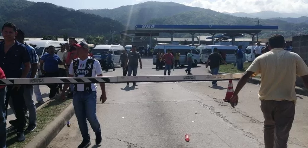 Rutas de transporte en paro por altos cobros de la administración en San Pedro Sula