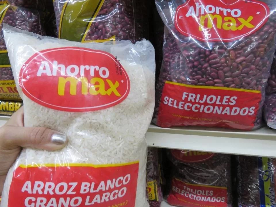 Supermercados La Colonia presenta a dos nuevos productos en la categoría de abarrotes que se unen a la gran familia  Ahorro Max