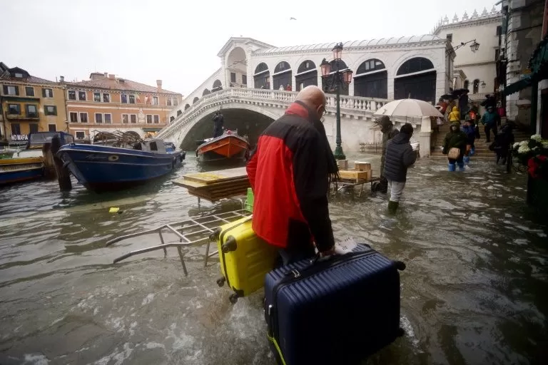Inundaciones provocan devastación en Venecia