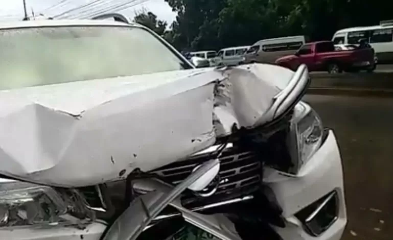 Accidente vehicular deja perdidas materiales en San Pedro Sula