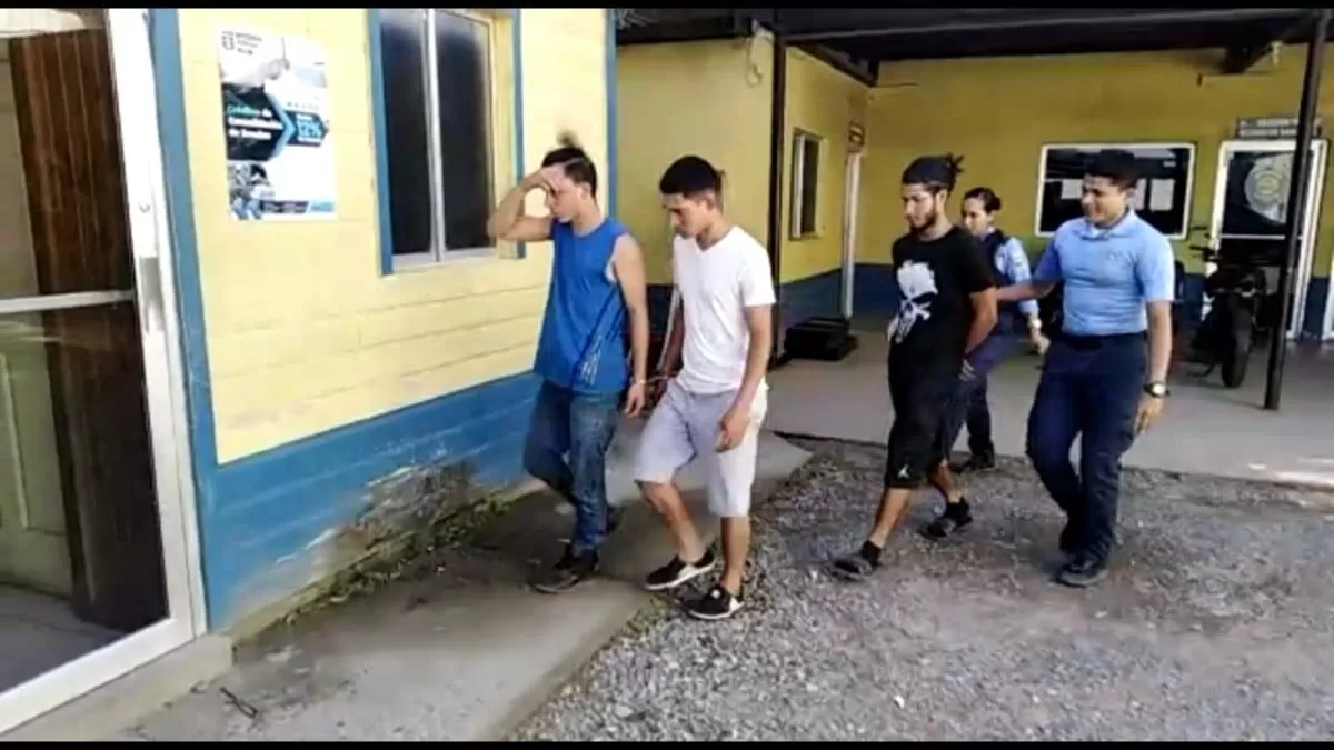 De manera infraganti capturan a tres asaltantes en la Ceiba, Atlántida