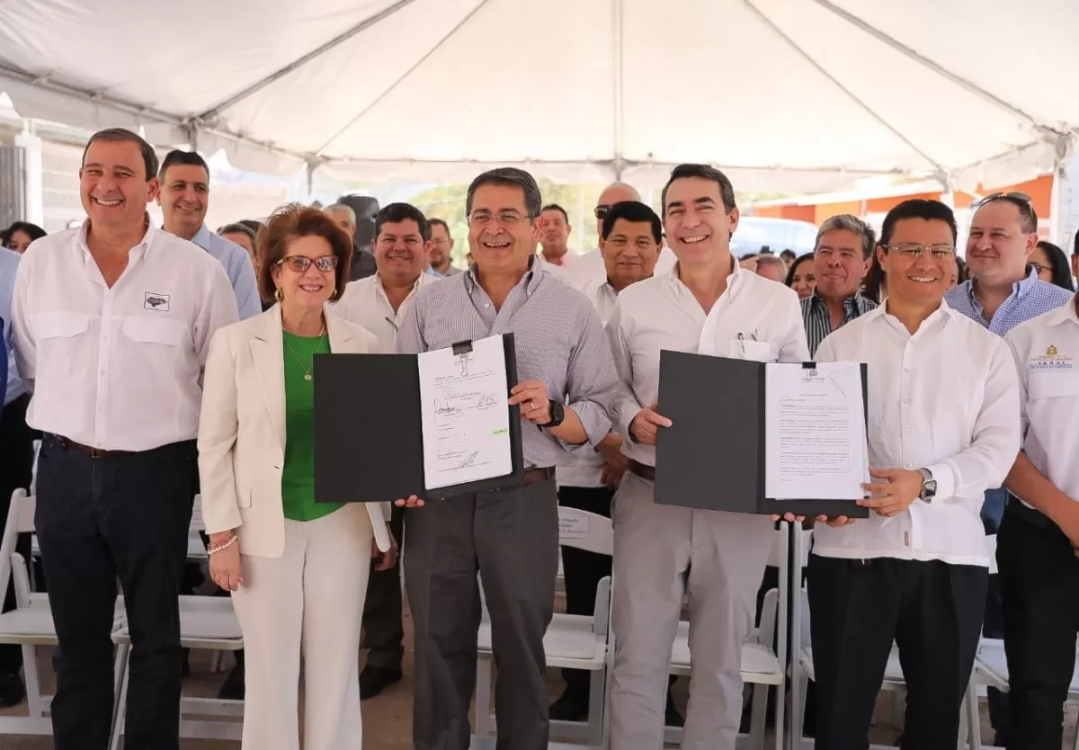 Presidente Hernández sanciona Ley de Vivienda y Asentamientos Humanos