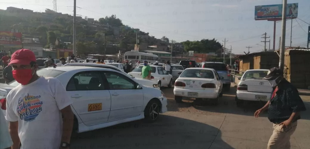 ¡Sin sustento! Taxistas claman por pronta respuesta de autoridades hondureñas