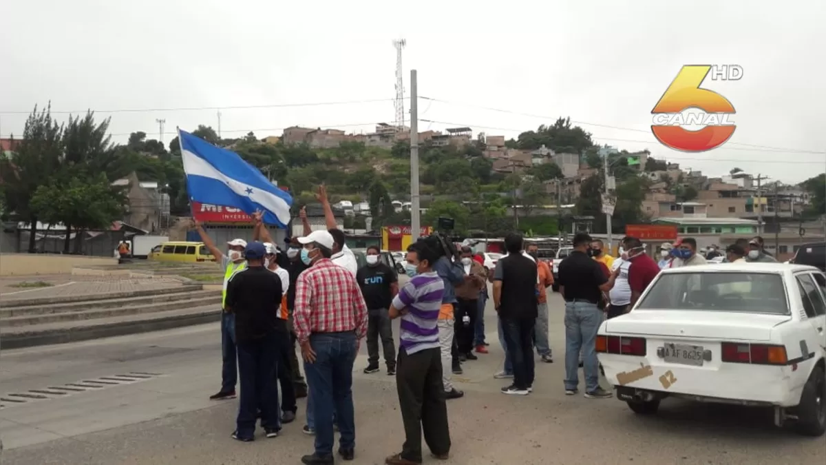 Taxistas piden que los dejen trabajar y que los exoneren del pago de matrícula vehicular