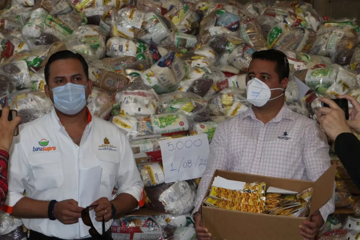 BANASUPRO recibe donación para Honduras Solidaria