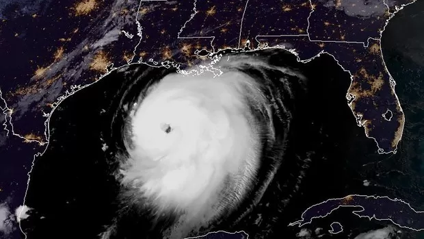 El huracán Laura se debilita a categoría 2