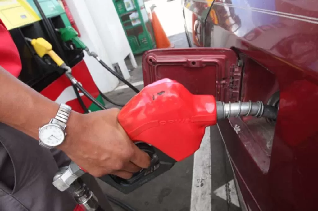 Precios de los combustibles sufrirán de aumentos el próximo lunes