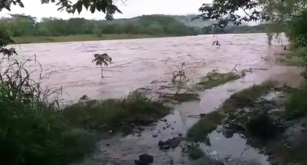 Aumenta el caudal del rió Ulúa debido a las fuertes lluvias