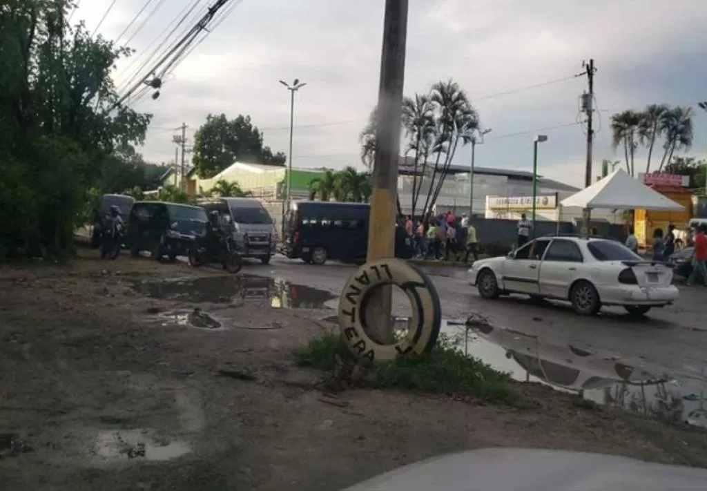 Sin paso vehicular varias zonas en San Pedro Sula
