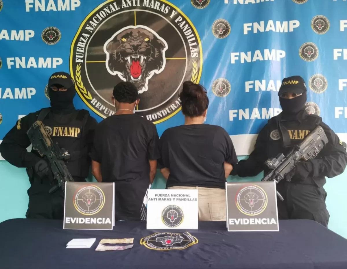 Supuestos miembros de la pandilla 18 son detenidos en La Ceiba