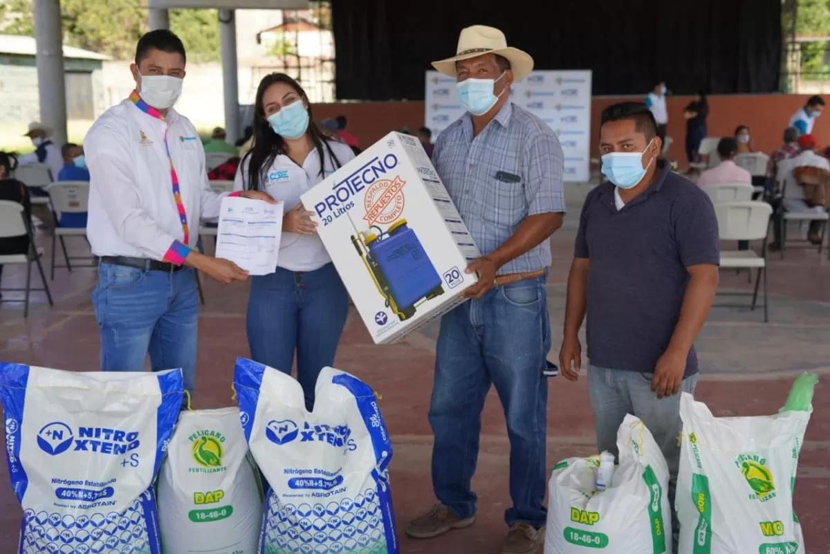 Entregan capital semilla a productores de especies menores de La Región Valles de Comayagua