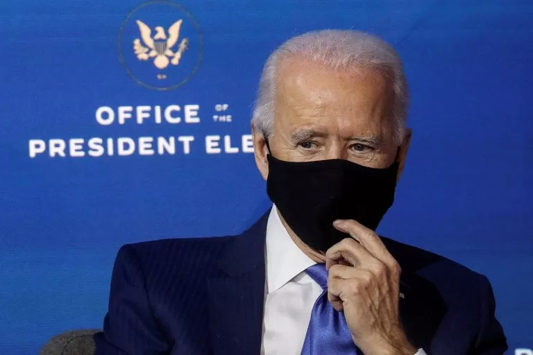 Joe Biden pidió a los estadounidenses usar mascarilla durante los primeros 100 días de su gobierno