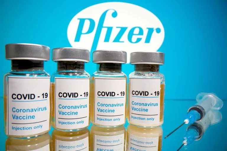 Pfizer fabricará sólo la mitad de las vacunas contra el coronavirus que tenía previstas para antes de fin de año