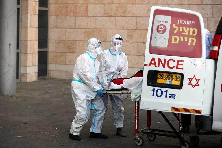 Un hombre murió en Israel tras contagiarse dos veces de coronavirus con cepas distintas