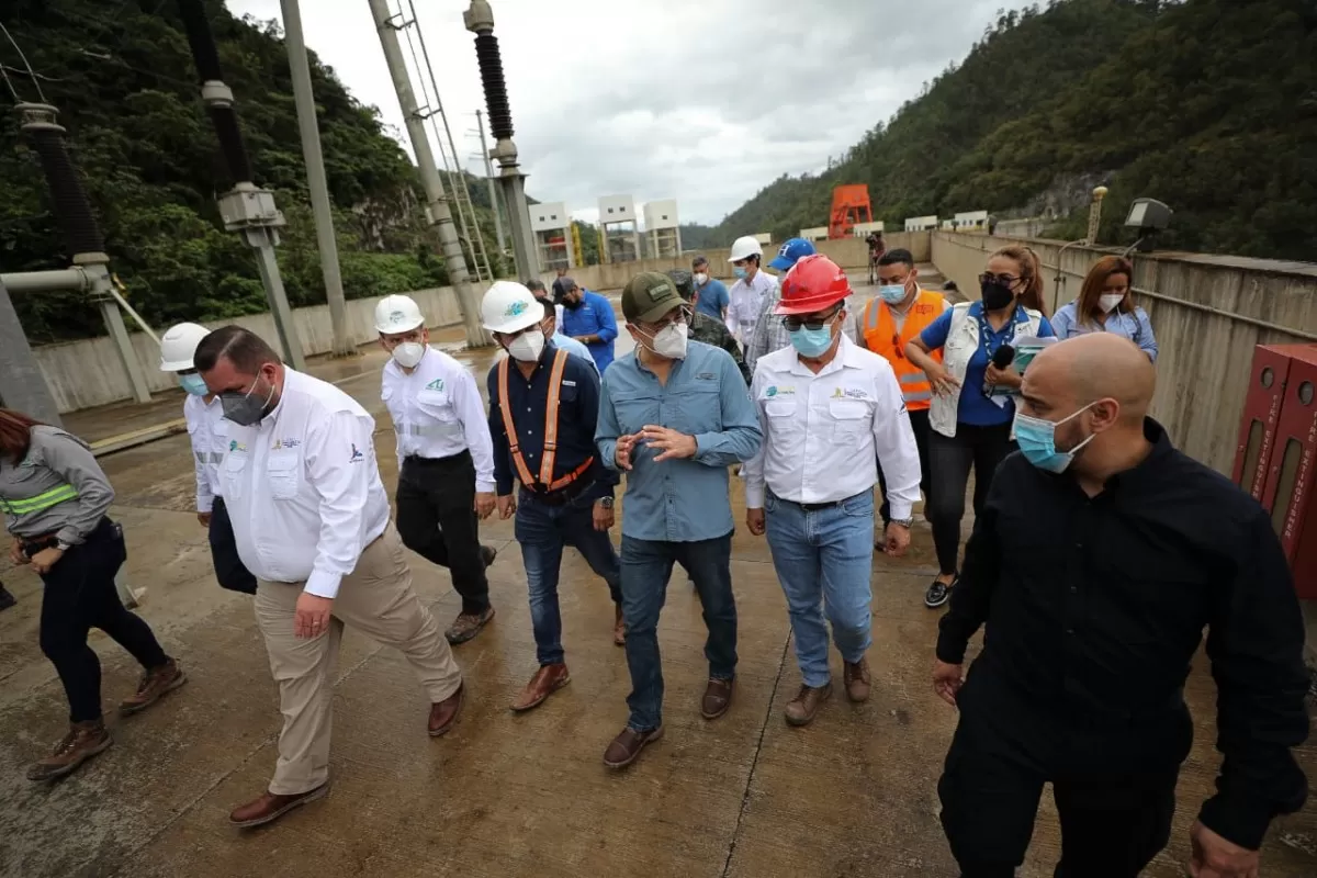 Presidente Hernández supervisa hidroeléctrica Patuca III en Olancho, la segunda más grande del país