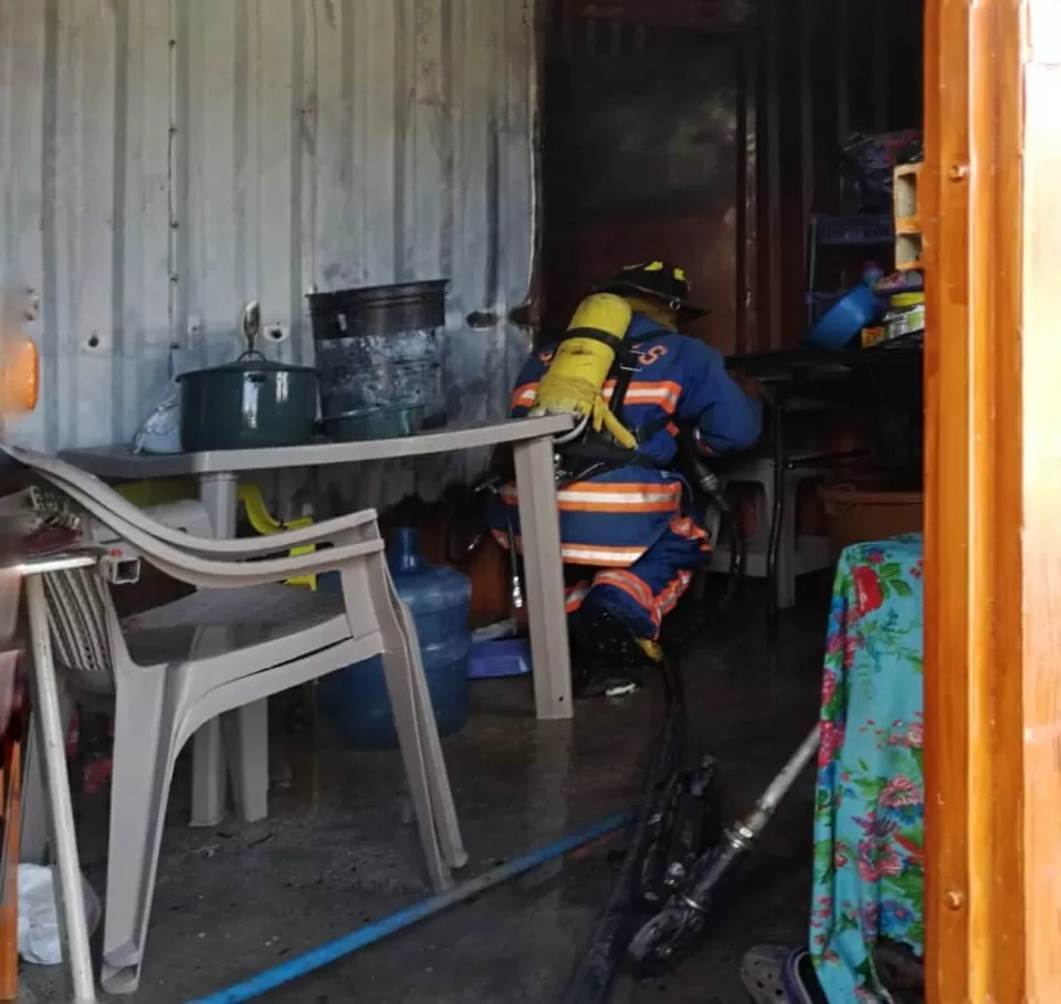 Se reporta incendio estructural en un reconocido Carwhas en la ciudad de Santa Rosa de Copan