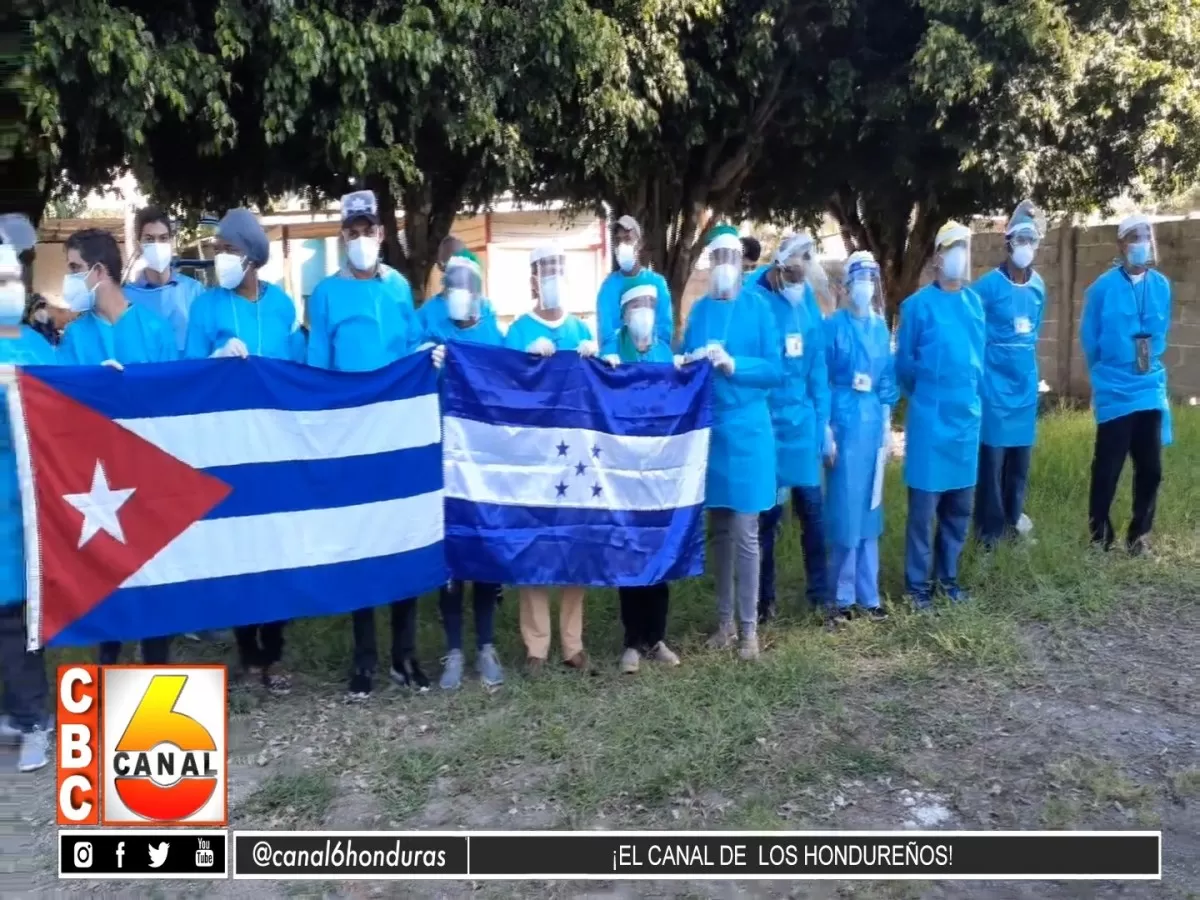 Brigada medica de Cuba atiende pacientes en Santa Cruz de Yojoa