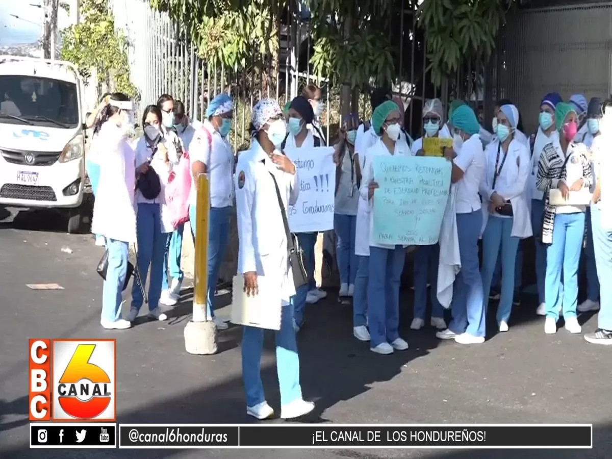 Estudiantes de enfermería exigen el retorno a su practica profesional