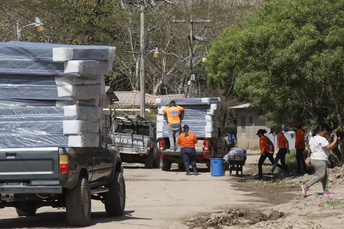 Gobierno entregó 657 paquetes de ayuda humanitaria en SPS, La Lima, El Progreso y Pimienta